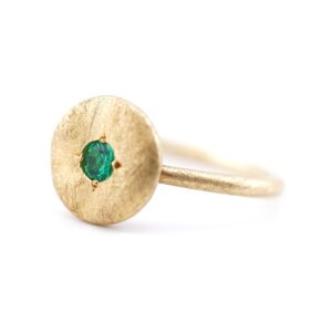 Pebble / Emerald Ring