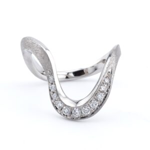 Twist / Diamond Ring