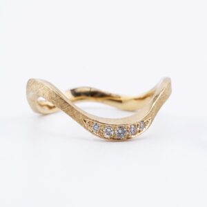 Twist / Diamond Ring